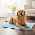 Perro golden retriever descansando en cama refrescante de seda helada COOLPET